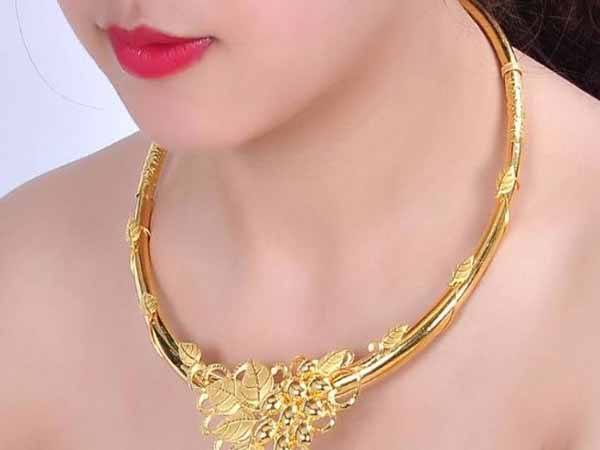 Nằm mơ thấy dây chuyền vàng là tín hiệu của điều gì