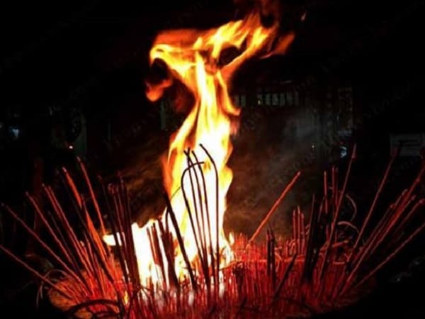 Giải mã chi tiết các giấc mơ thấy bàn thờ Ông Địa