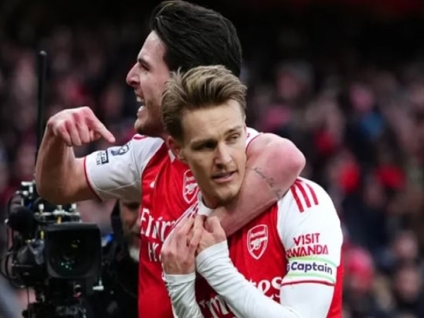 Tin Arsenal: Martin Ødegaard sự hồi sinh của thủ lĩnh