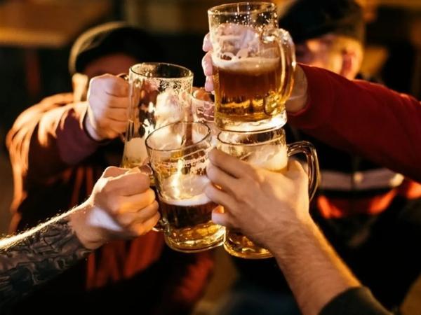 Luận giải ý nghĩa giấc mơ thấy uống bia là điềm gì?