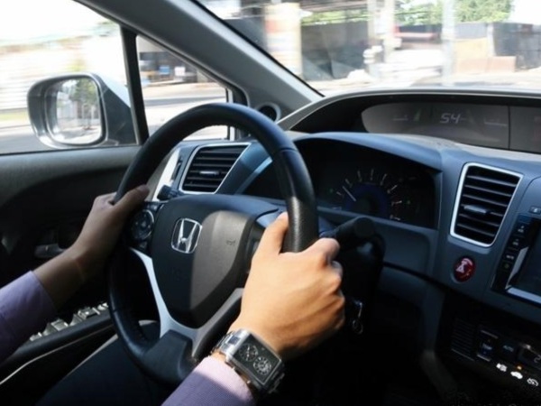 Nằm mơ thấy mình lái xe ô tô là điềm báo gì, hên hay xui?